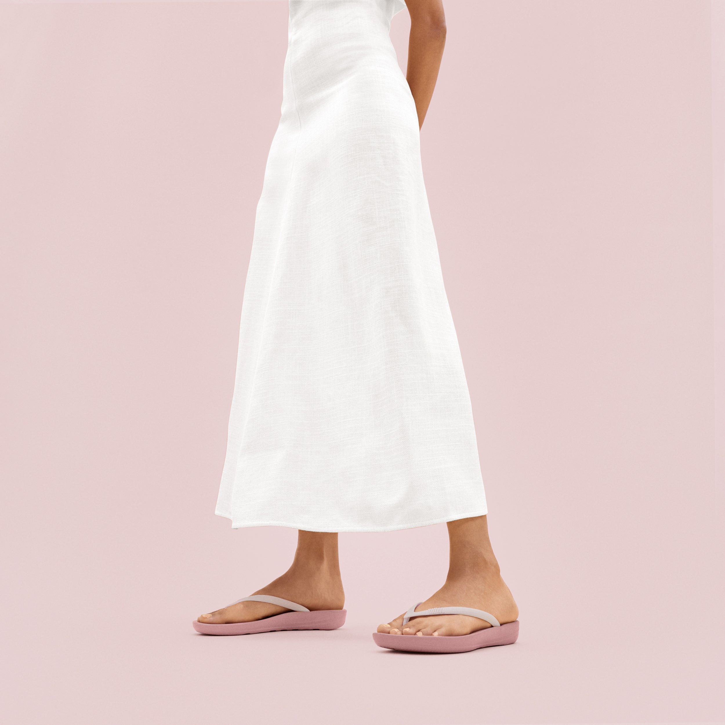 Iqushion Solid Flip-Flops