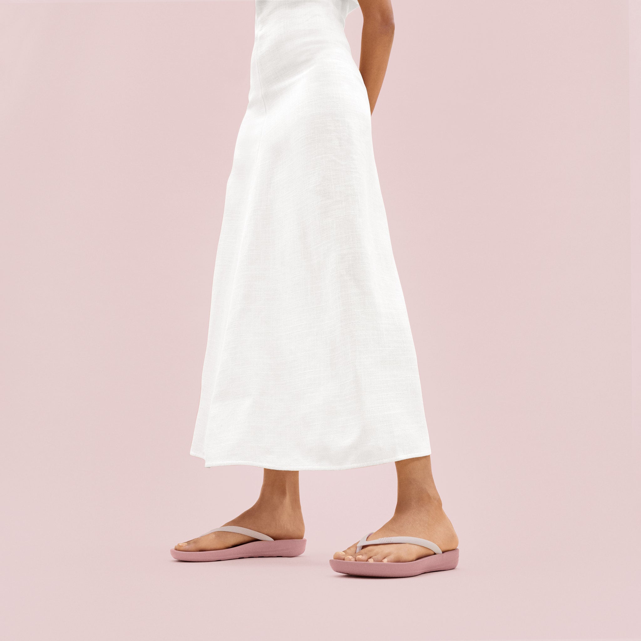 Iqushion Solid Flip-Flops